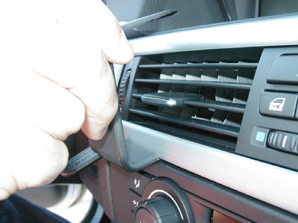 Brodit ProClip 853594 voor BMW 3-series E90, E91, E92, E93 2005-2012 - ProClip geplaatst in het voertuig