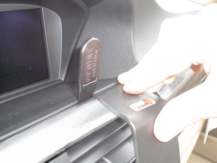 Brodit ProClip 853595 voor BMW 3-series E90, E91, E92, E93 2005-2012 - detail van dashboardmontage
