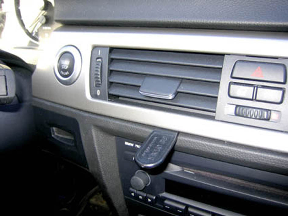 Brodit ProClip 853598 voor BMW 3-series E90, E91, E92, E93 2005-2012 - montagepositie op dashboard