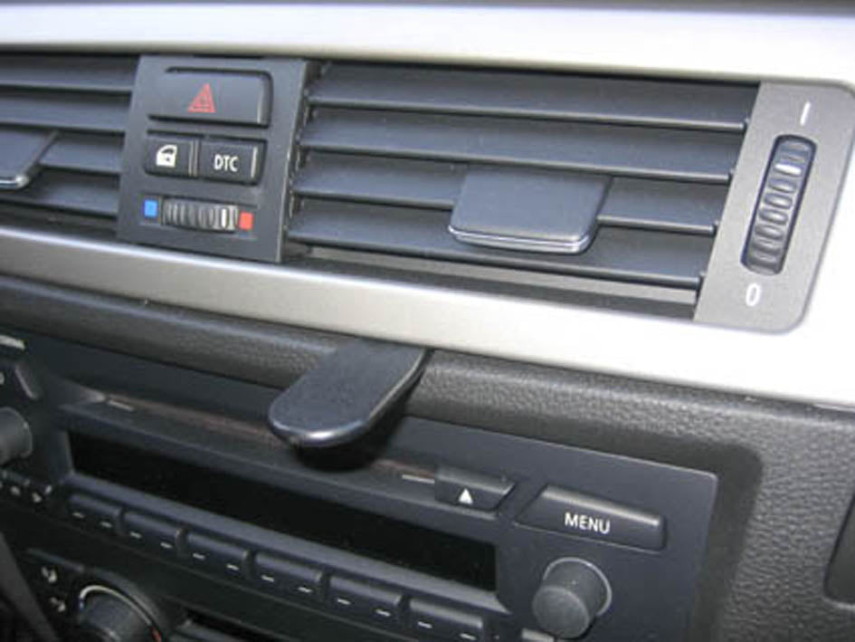 Brodit ProClip 853599 voor BMW 3-series E90, E91, E92, E93 2005-2012 - montagepositie op dashboard