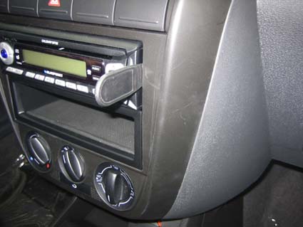 Brodit ProClip 853621 voor Volkswagen Fox 2005-2011 - montagepositie op dashboard