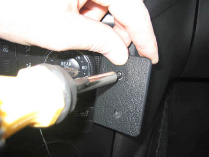 Brodit ProClip 853623 voor Mercedes Benz M-Class/ML 2005-2011 - detail van dashboardmontage