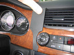 Brodit ProClip 853624 voor Mercedes Benz CLS-Class 2005-2010 - ProClip geplaatst in het voertuig