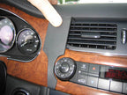 Brodit ProClip 853624 voor Mercedes Benz CLS-Class 2005-2010 - detail van dashboardmontage