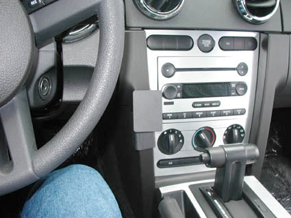 Brodit ProClip 853627 voor Ford Mustang 2005-2009 - detail van dashboardmontage