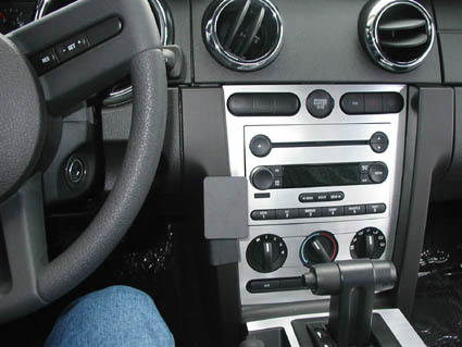 Brodit ProClip 853627 voor Ford Mustang 2005-2009 - installatiepositie