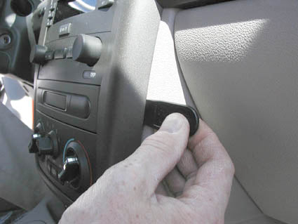 Brodit ProClip 853640 voor Chevrolet Cobalt 2005-2010 - montagepositie op dashboard