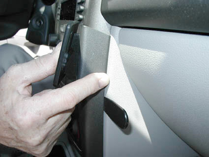 Brodit ProClip 853640 voor Chevrolet Cobalt 2005-2010 - detail van dashboardmontage