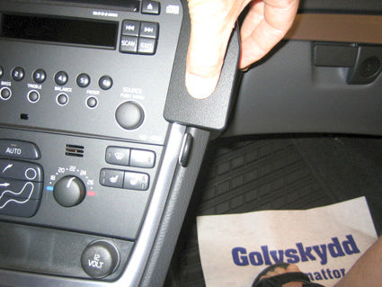 Brodit ProClip 853649 voor Volvo XC70 2005-2007, Volvo V70 N 2005-2008 en Volvo S60 2005-2010 - detail van dashboardmontage