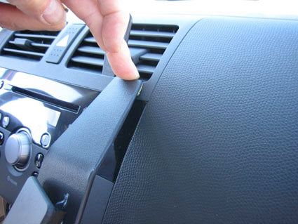 Brodit ProClip 853664 voor Suzuki Swift 2005-2010 - ProClip geplaatst in het voertuig