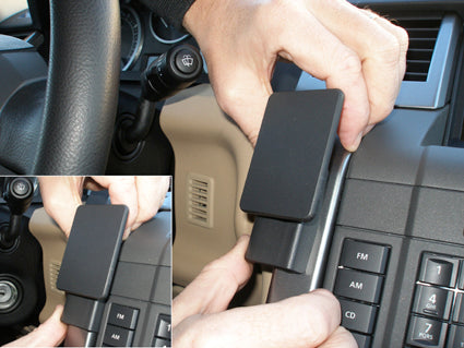 Brodit ProClip 853665 voor Land Rover Range Rover Sport 2005-2009 - detail van dashboardmontage