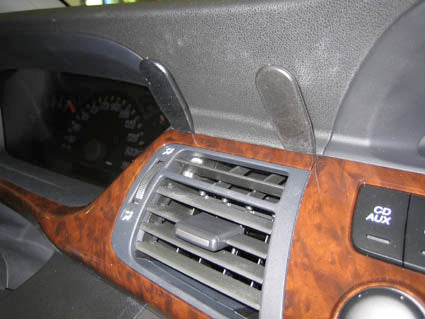 Brodit ProClip 853667 voor Honda FR-V 2005-2011 - montagepositie op dashboard
