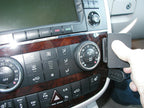 Brodit ProClip 853681 voor Mercedes Benz R-Class 2006-2014 - detail van dashboardmontage