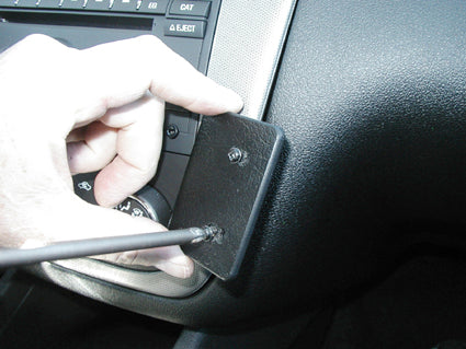 Brodit ProClip 853685 voor Chevrolet Impala 2006-2013 - detail van dashboardmontage