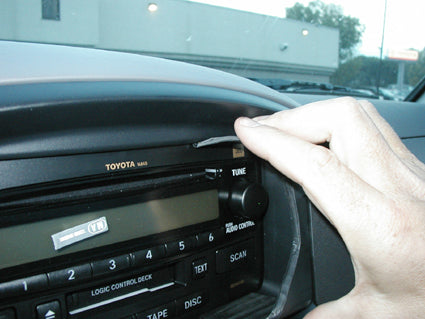 Brodit ProClip 853706 voor Toyota Tundra 2000-2006 en Toyota Sequoia 2001-2007 - detail van dashboardmontage