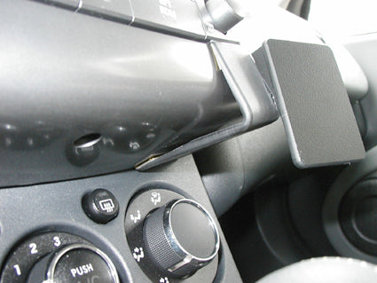 Brodit ProClip 853707 voor Mitsubishi Eclipse 2006-2012 - detail van dashboardmontage