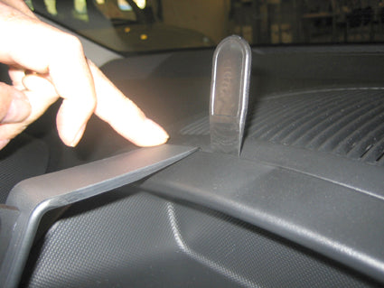 Brodit ProClip 853716 voor Citroen C1 2006-2014, Peugeot 107 2006-2014 en Toyota AYGO 2006-2014 - detail van dashboardmontage