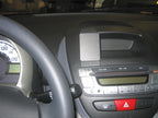 Brodit ProClip 853716 voor Citroen C1 2006-2014, Peugeot 107 2006-2014 en Toyota AYGO 2006-2014 - installatiepositie