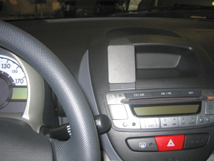 Brodit ProClip 853716 voor Citroen C1 2006-2014, Peugeot 107 2006-2014 en Toyota AYGO 2006-2014 - installatiepositie