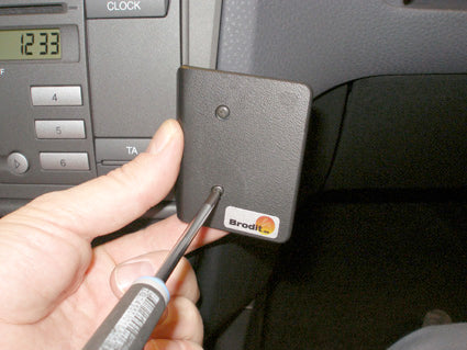Brodit ProClip 853724 voor Ford Fiesta 2006-2008 - detail van dashboardmontage