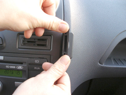 Brodit ProClip 853730 voor Ford Fiesta 2006-2008 - ProClip geplaatst in het voertuig