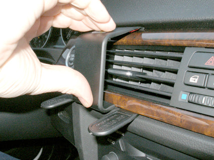 Brodit ProClip 853739 voor BMW 3-series E90, E91, E92, E93 2005-2012 - ProClip geplaatst in het voertuig
