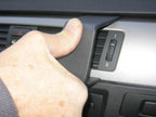 Brodit ProClip 853740 voor BMW 3-series E90, E91, E92, E93 2005-2012 - detail van dashboardmontage