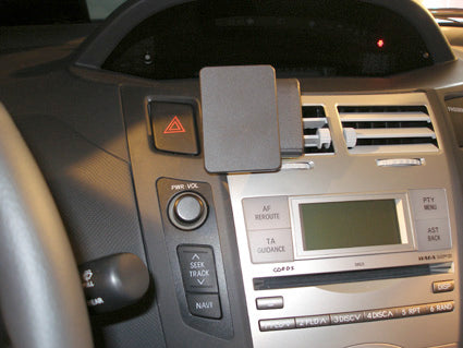 Brodit ProClip 853741 voor Toyota Yaris 2006-2011 - detail van dashboardmontage