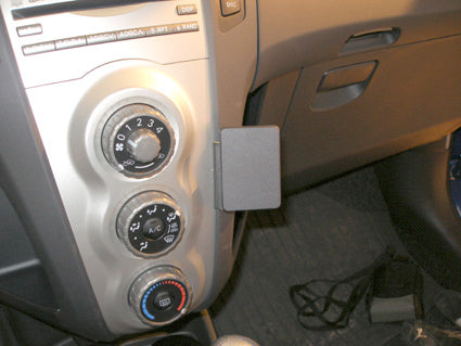 Brodit ProClip 853742 voor Toyota Yaris 2006-2011 - installatiepositie