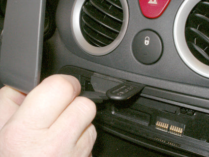 Brodit ProClip 853750 voor Citroen Pluriel 2006-2009, Citroen C3 2006-2009 en Citroen C2 2006-2009 - ProClip geplaatst in het voertuig
