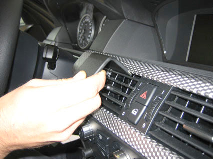 Brodit ProClip 853802 voor BMW 5-series M5 E60, E61 2004-2010 - montagepositie op dashboard