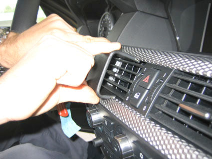 Brodit ProClip 853802 voor BMW 5-series M5 E60, E61 2004-2010 - detail van dashboardmontage
