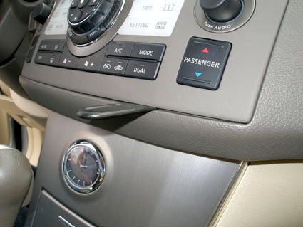 Brodit ProClip 853823 voor Infiniti FX45 2006-2008 en Infiniti FX35 2006-2008 - montagepositie op dashboard