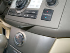 Brodit ProClip 853823 voor Infiniti FX45 2006-2008 en Infiniti FX35 2006-2008 - montagepositie op dashboard