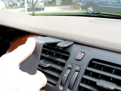 Brodit ProClip 853825 voor Buick Lucerne 2006-2011 - detail van dashboardmontage
