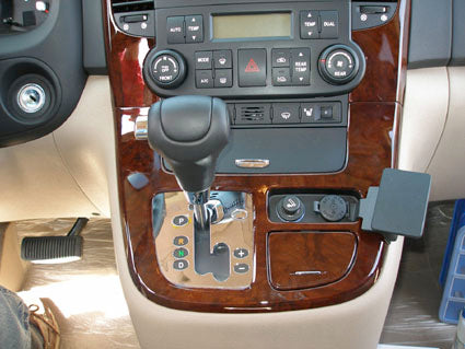 Brodit ProClip 853829 voor Hyundai Entourage 2006-2009, Kia Sedona 2006-2014 en Kia Carnival 2006-2011 - installatiepositie