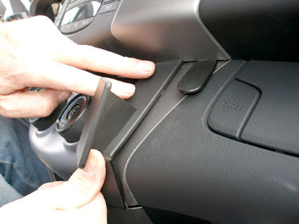 Brodit ProClip 853832 voor Toyota RAV 4 2006-2012 - detail van dashboardmontage