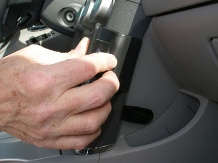 Brodit ProClip 853834 voor Toyota Camry 2007-2011 - detail van dashboardmontage