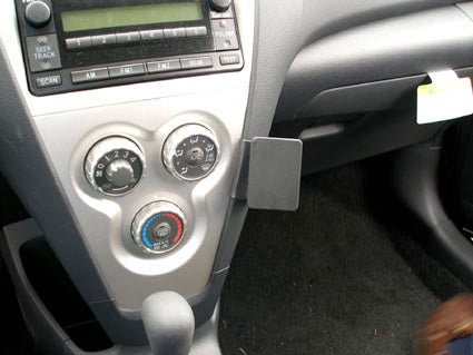 Brodit ProClip 853836 voor Toyota Yaris 4-doors 2007-2011 - installatiepositie