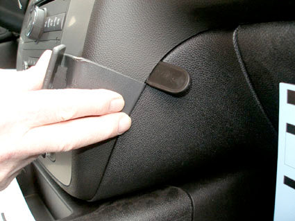 Brodit ProClip 853840 voor Chevrolet Tahoe 2007-2014, Chevrolet Suburban 2007-2013 e.a. - detail van dashboardmontage