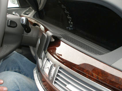 Brodit ProClip 853852 voor Mercedes Benz S-Class 2006-2013 - detail van dashboardmontage
