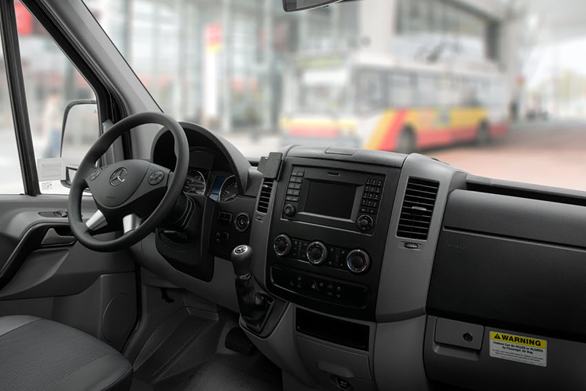 Brodit ProClip 853873 voor Dodge Sprinter 2007-2018, Mercedes Benz Sprinter 2007-2018 en Volkswagen Crafter 2007-2016 - productfoto zwarte ABS montagebasis