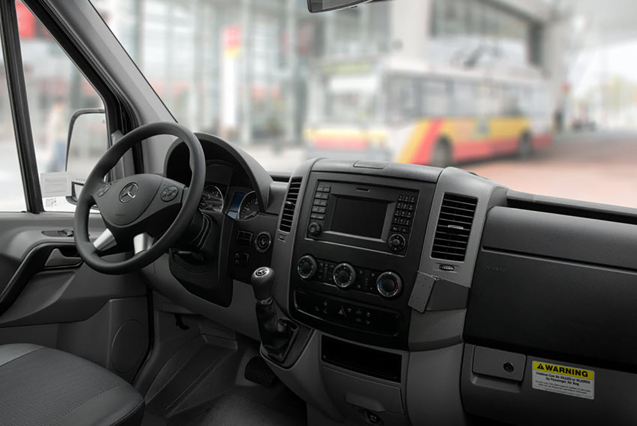 Brodit ProClip 853874 voor Dodge Sprinter 2007-2018, Mercedes Benz Sprinter 2007-2018 en Volkswagen Crafter 2007-2016 - productfoto zwarte ABS montagebasis