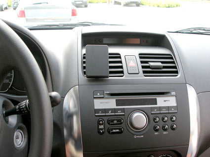 Brodit ProClip 853883 voor Fiat Sedici 2007-2009 en Suzuki SX4 2007-2010 - installatiepositie