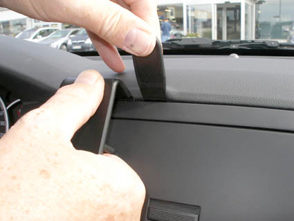 Brodit ProClip 853899 voor Chevrolet Epica 2007-2010 - montagepositie op dashboard