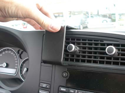 Brodit ProClip 853901 voor Saab 9-3 2007-2008 en Saab 9-3 2009-2011 - ProClip geplaatst in het voertuig
