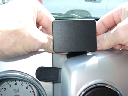 Brodit ProClip 853913 voor Chrysler PT Cruiser 2006-2010 - detail van dashboardmontage