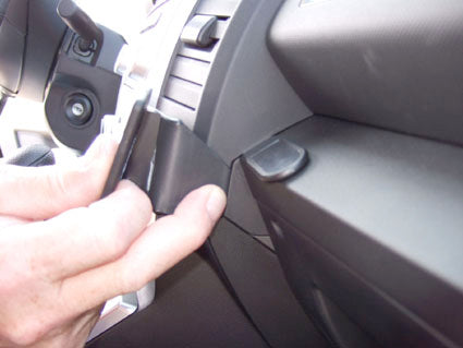 Brodit ProClip 853939 voor Mazda 5 2005-2011 en Mazda 5 2005-2010 - ProClip geplaatst in het voertuig