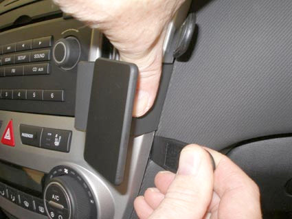 Brodit ProClip 853959 voor Kia Ceed 2007-2009 - detail van dashboardmontage