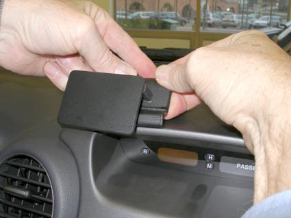 Brodit ProClip 853960 voor Kia Carens III 2007-2013 - ProClip geplaatst in het voertuig